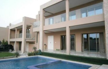 VILLA DE 6 CH A VENDRE AU POINT E