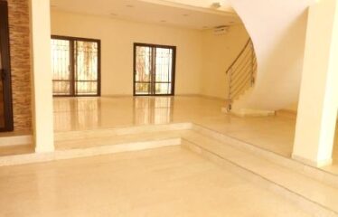 Very nice villa with 6 living rooms for rent in Almadies