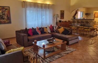 Furnished 4-room villa in residence for rent in saly