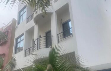 Villa r+2 avec 5 pièces à vendre à la cité iIsra (belair)