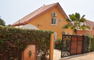 Beautiful furnished 3-room villa in residence for rent in saly