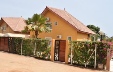Beautiful furnished 3-room villa in residence for rent in saly