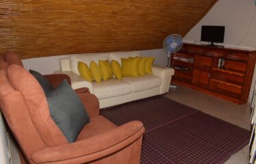 Beautiful furnished 3-room villa in residence for rent in saly