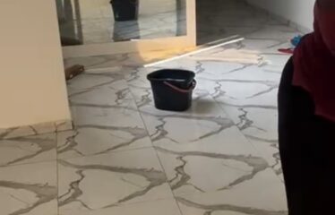 Bel appartement fermé neuf de standing à louer aux almadies