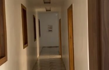 Bel appartement fermé neuf de standing à louer aux almadies