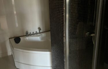 F4 apartment for rent in Point E