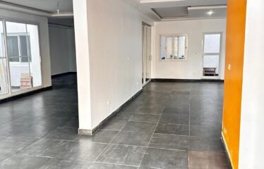 Duplex for rent in Mamelles cité Mbackiou Faye