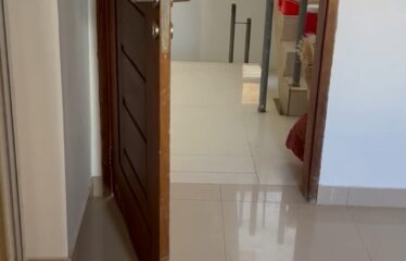 Appartement f4 neuf à louer à ngor almadies