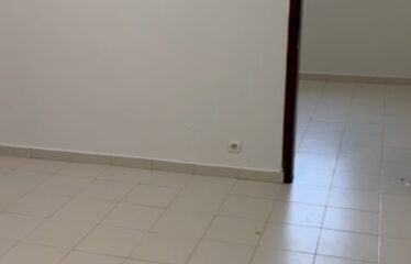 Studio f2 à louer à yoff