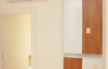 Appartement f4 à louer au point E