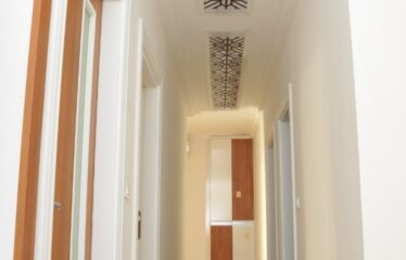Appartement f4 à louer au point E