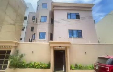 Villa R+2 de 300m² à vendre aux Almadies derrière l’hôtel King Fahd Palace