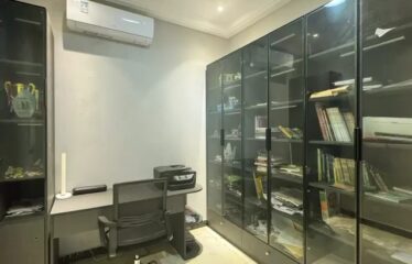 Villa R+2 de 300m² à vendre aux Almadies derrière l’hôtel King Fahd Palace
